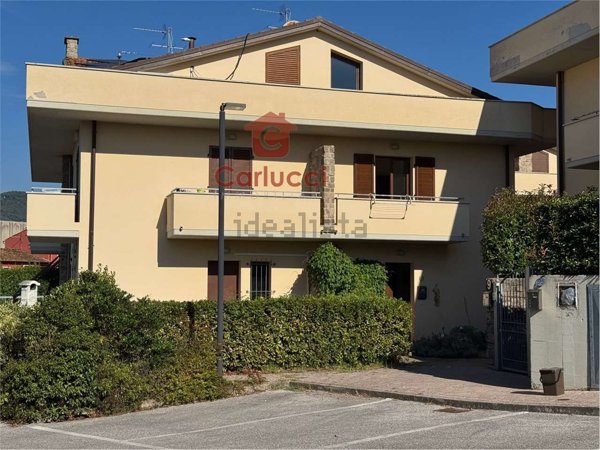 casa indipendente in vendita ad Uzzano in zona Santa Lucia