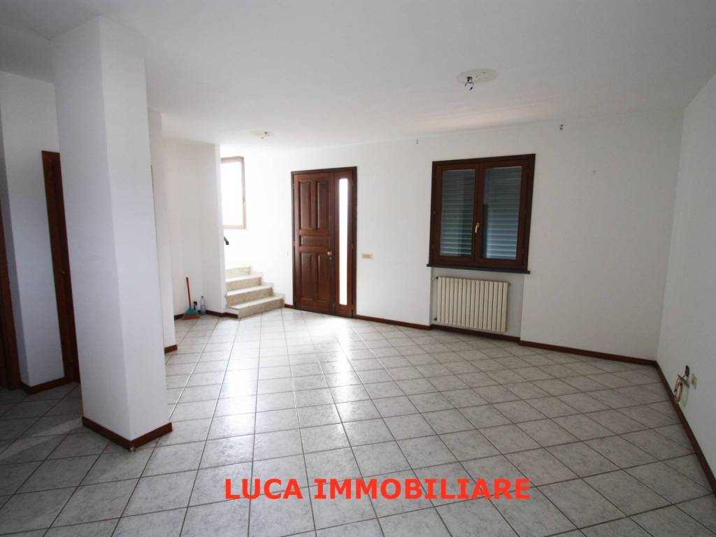 casa indipendente in vendita ad Uzzano in zona Forone