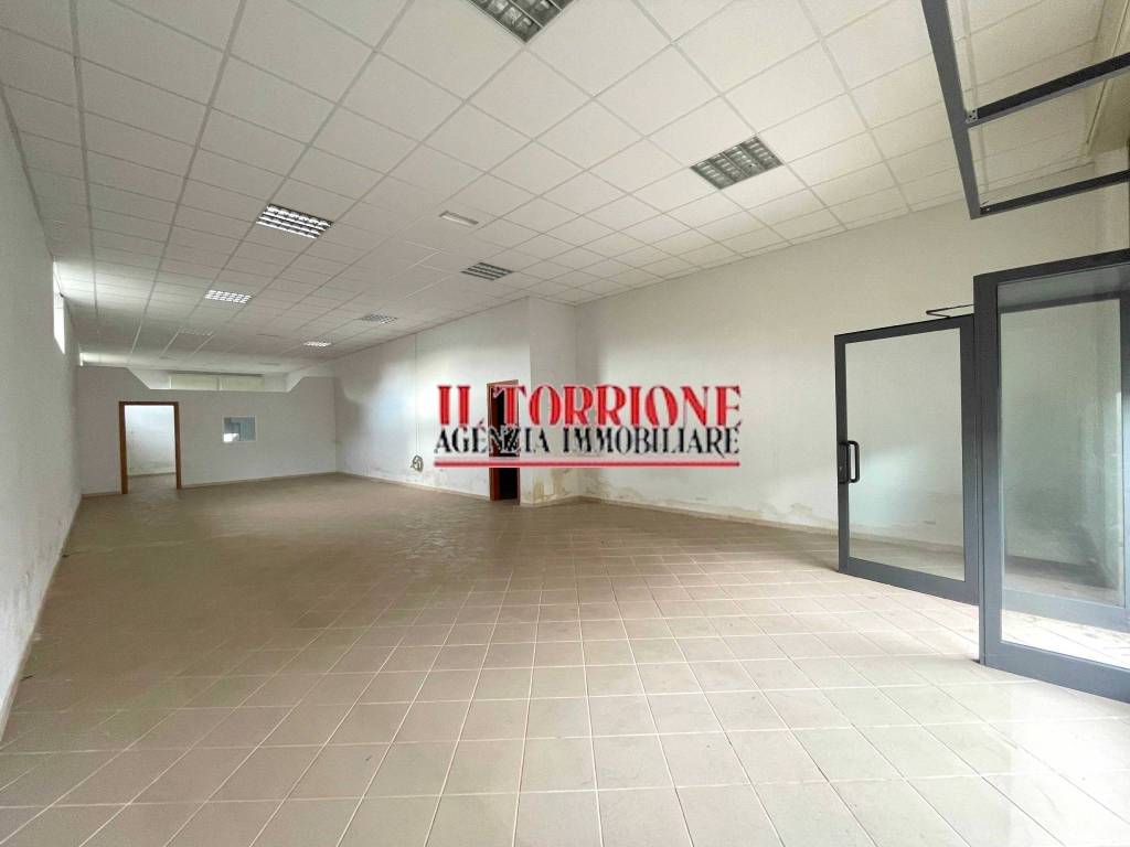 negozio in vendita a Chiesina Uzzanese