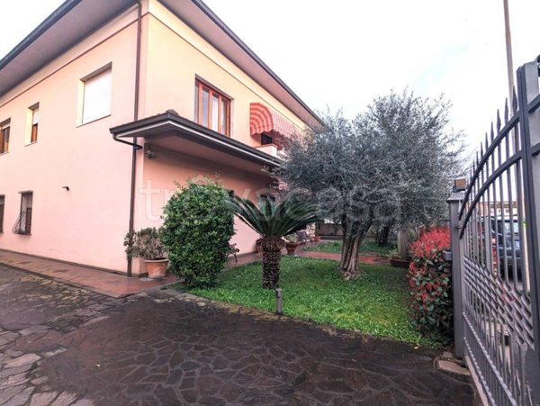 casa indipendente in vendita a Chiesina Uzzanese