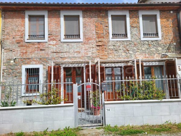 casa indipendente in vendita a Chiesina Uzzanese