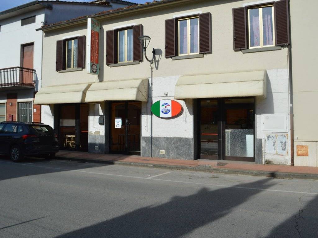 negozio in vendita a Chiesina Uzzanese