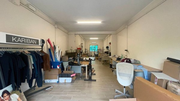ufficio in vendita a Chiesina Uzzanese