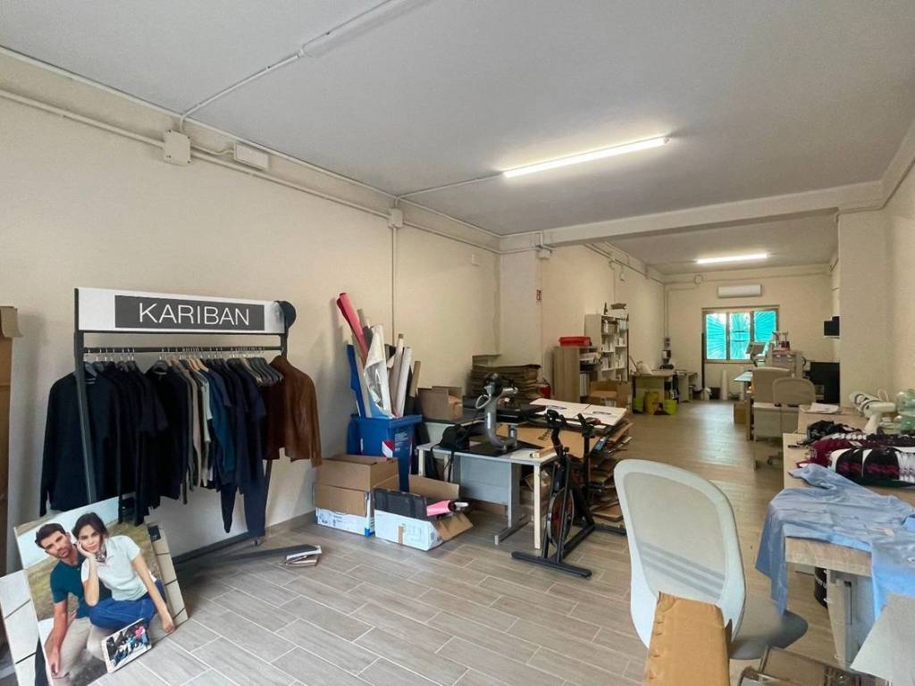 negozio in vendita a Chiesina Uzzanese