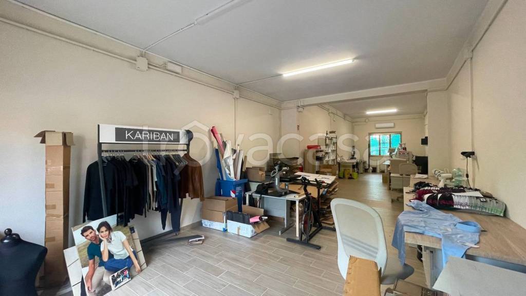 negozio in vendita a Chiesina Uzzanese