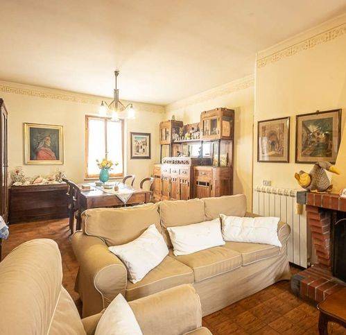casa indipendente in vendita a Chiesina Uzzanese