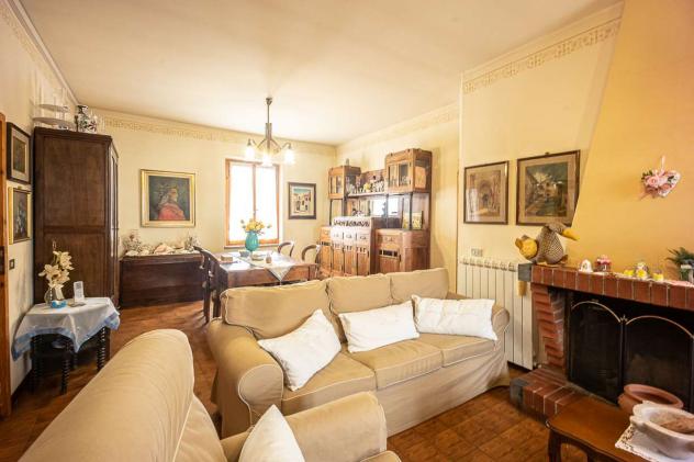 casa indipendente in vendita a Chiesina Uzzanese