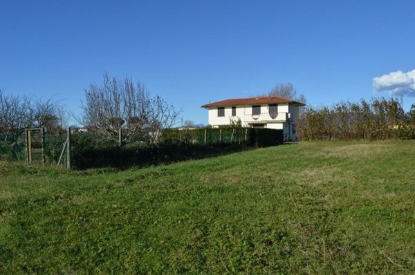 casa indipendente in vendita a Chiesina Uzzanese