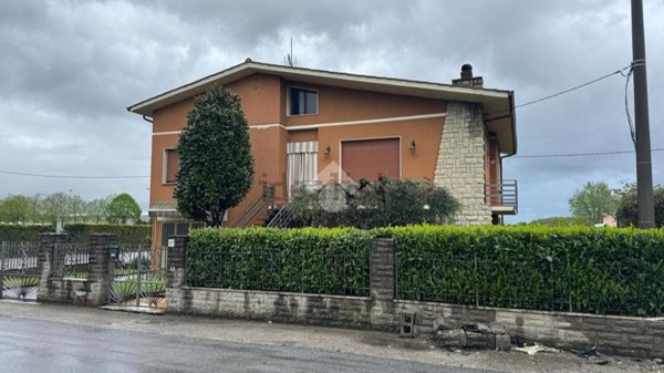 casa indipendente in vendita a Chiesina Uzzanese in zona Capanna