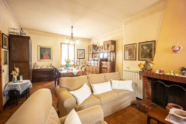 casa indipendente in vendita a Chiesina Uzzanese