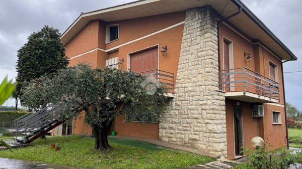 casa indipendente in vendita a Chiesina Uzzanese in zona Capanna