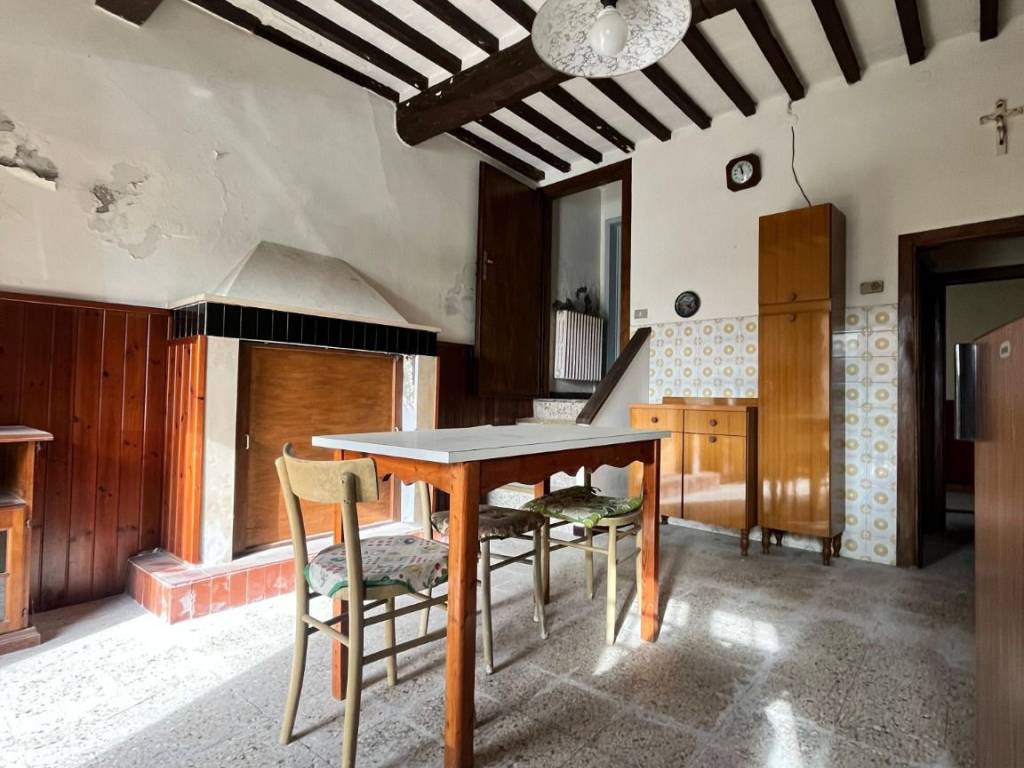 casa indipendente in vendita a Chiesina Uzzanese