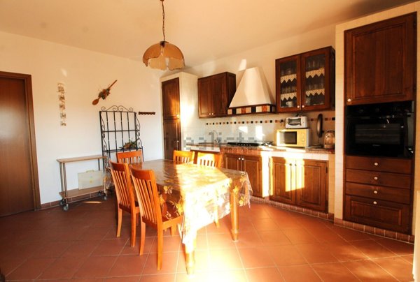 casa indipendente in vendita a Chiesina Uzzanese