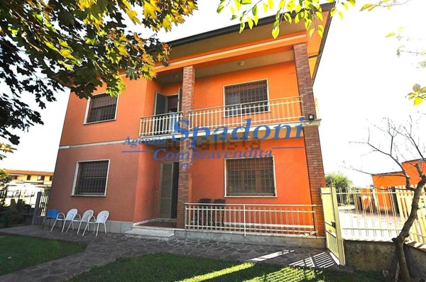 casa indipendente in vendita a Chiesina Uzzanese