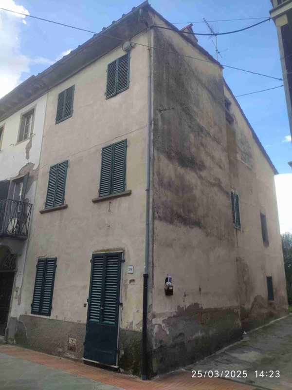casa indipendente in vendita a Chiesina Uzzanese