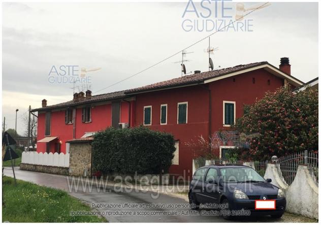 terreno edificabile in vendita a Chiesina Uzzanese