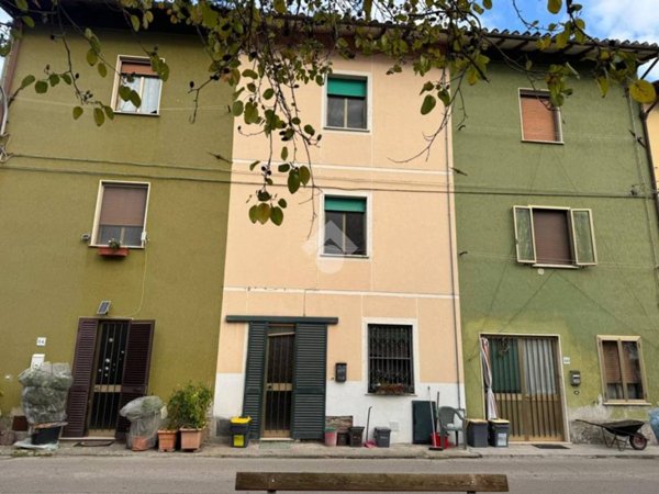 casa indipendente in vendita a Chiesina Uzzanese in zona Molin Nuovo