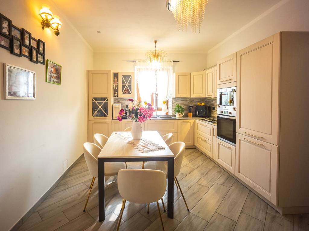 appartamento in vendita a Chiesina Uzzanese