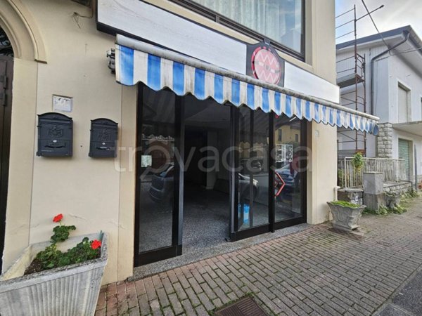 negozio in vendita a Chiesina Uzzanese