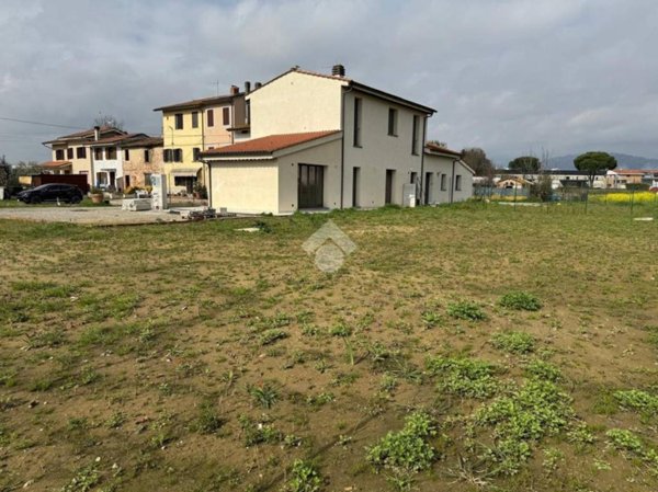 casa indipendente in vendita a Chiesina Uzzanese