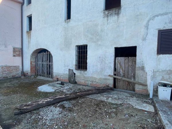 casa indipendente in vendita a Chiesina Uzzanese in zona Capanna