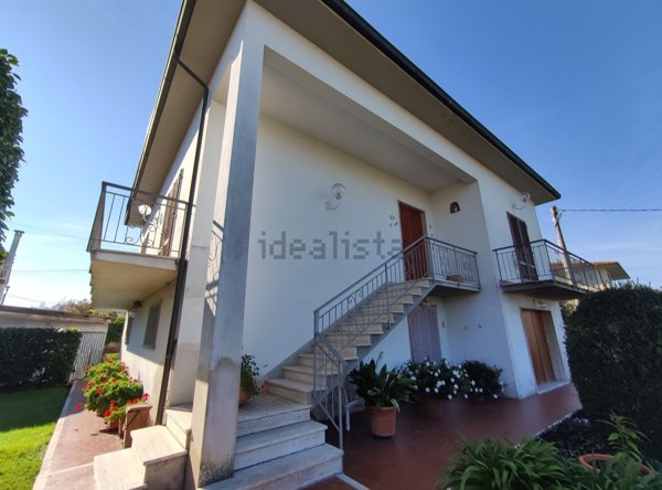 casa indipendente in vendita a Chiesina Uzzanese