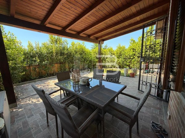 casa indipendente in vendita a Chiesina Uzzanese