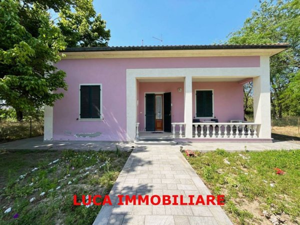 casa indipendente in vendita a Chiesina Uzzanese in zona Chiesanuova