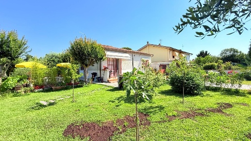 casa indipendente in vendita a Chiesina Uzzanese