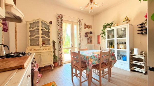 casa indipendente in vendita a Chiesina Uzzanese