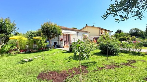 casa indipendente in vendita a Chiesina Uzzanese