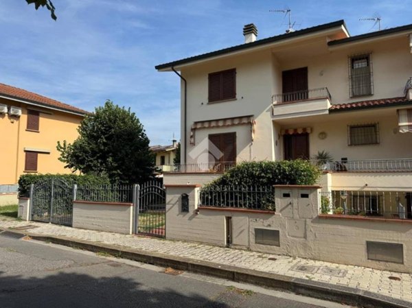 casa indipendente in vendita a Chiesina Uzzanese