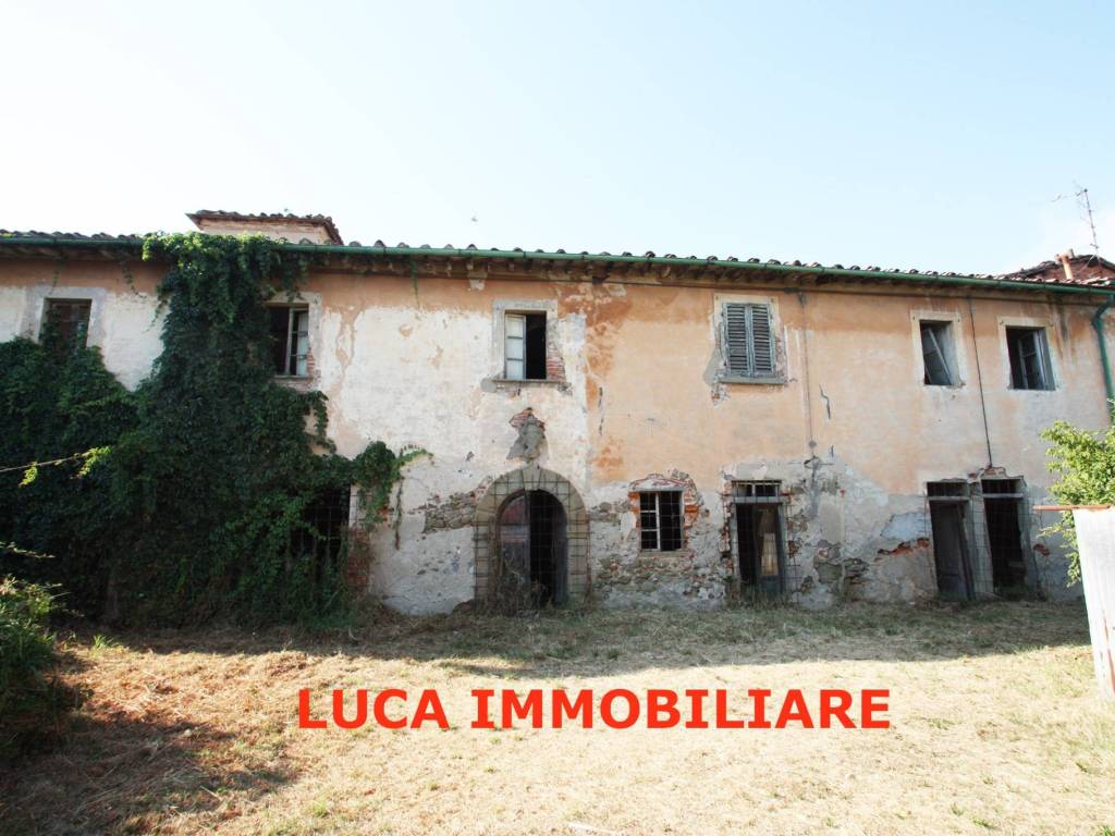 intera palazzina in vendita a Chiesina Uzzanese