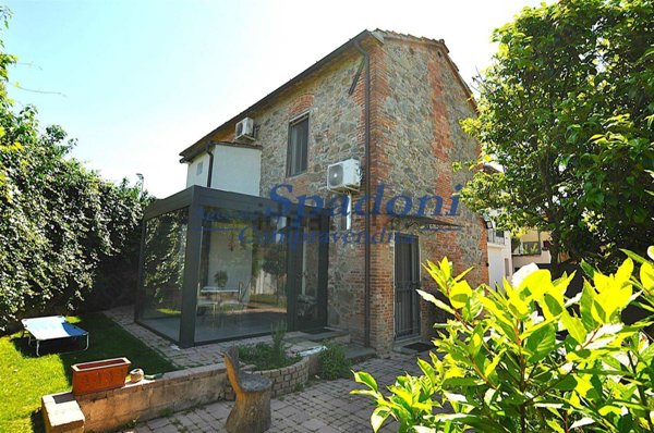 casa indipendente in vendita a Chiesina Uzzanese in zona Capanna