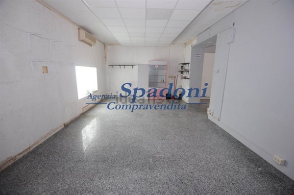 locale commerciale in vendita a Chiesina Uzzanese