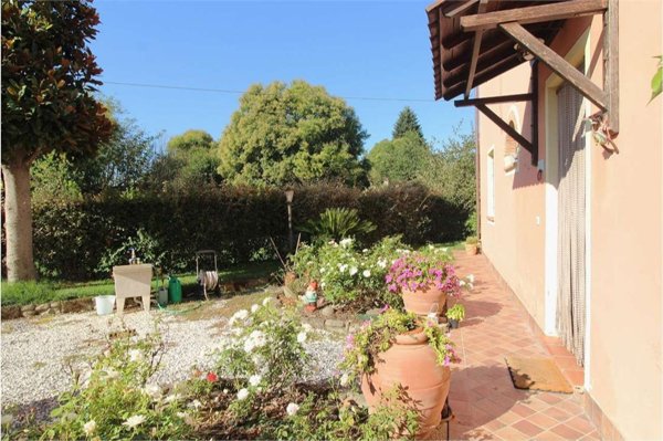 casa indipendente in vendita a Chiesina Uzzanese in zona Capanna