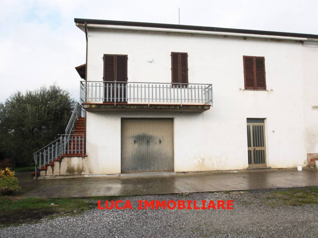 casa indipendente in vendita a Chiesina Uzzanese in zona Chiesanuova