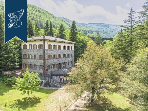negozio in vendita ad Abetone Cutigliano in zona Abetone