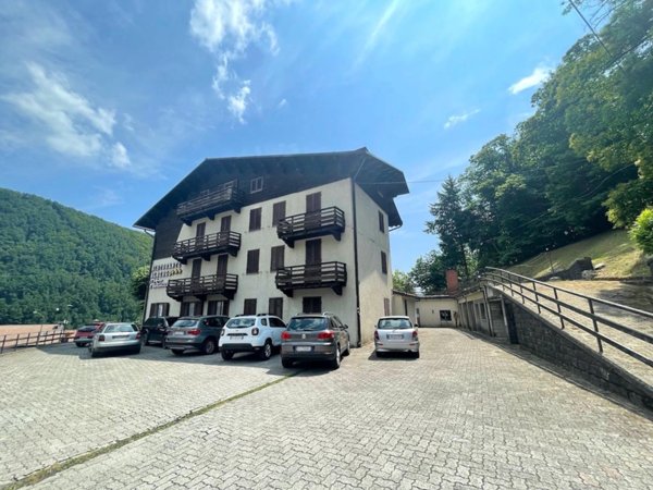 negozio in vendita ad Abetone Cutigliano in zona Abetone