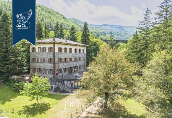 negozio in vendita ad Abetone Cutigliano in zona Abetone