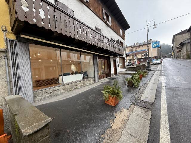 negozio in vendita ad Abetone Cutigliano in zona Abetone