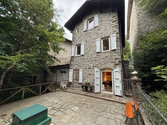 casa indipendente in vendita ad Abetone Cutigliano in zona Abetone