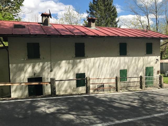 casa indipendente in vendita ad Abetone Cutigliano in zona Pianosinatico