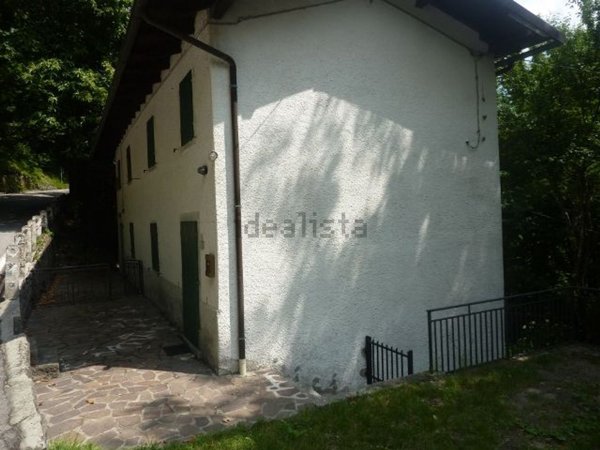 casa indipendente in vendita ad Abetone Cutigliano in zona Pianosinatico
