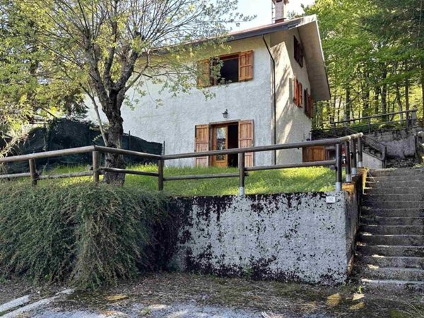 casa indipendente in vendita ad Abetone Cutigliano in zona Doganaccia