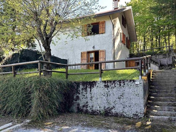 casa indipendente in vendita ad Abetone Cutigliano in zona Doganaccia