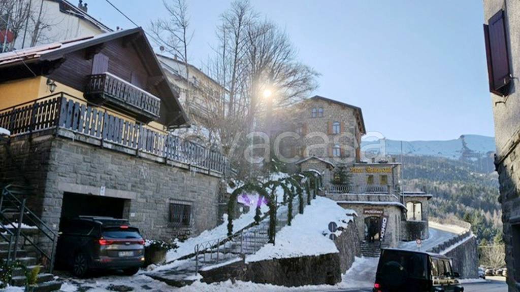 casa indipendente in vendita ad Abetone Cutigliano in zona Abetone