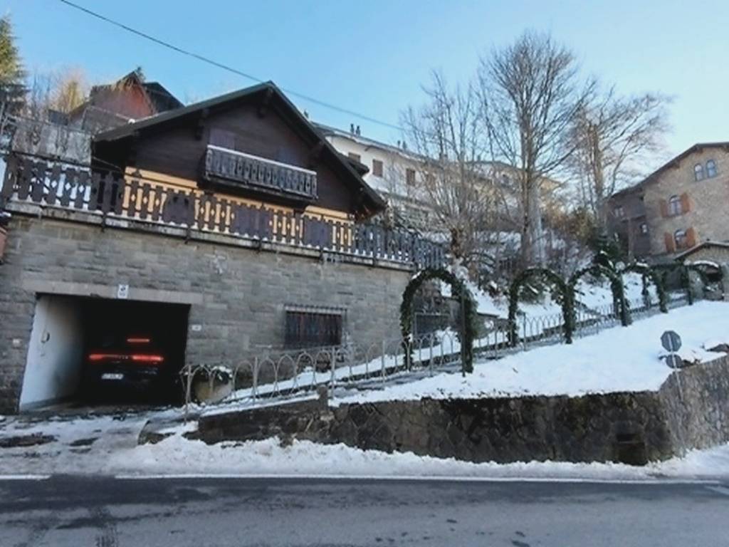 casa indipendente in vendita ad Abetone Cutigliano in zona Abetone
