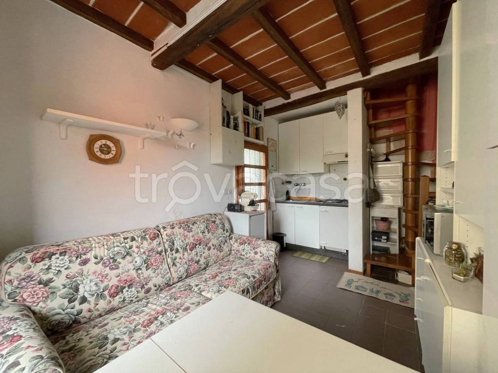 casa indipendente in vendita a San Marcello Piteglio in zona Maresca
