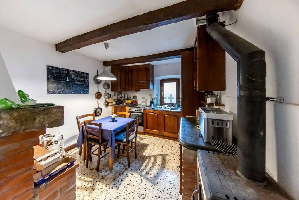 casa indipendente in vendita a San Marcello Piteglio in zona Lanciole